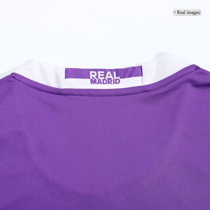 Camiseta Retro 2016/17 Modrić #19 Real Madrid Manga Larga