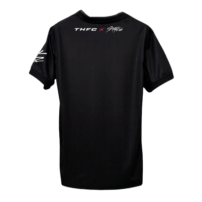 Camiseta Tottenham Hotspur X Stray Kids 2025/26 - Versión Hincha-Camisetas Pasion Shop